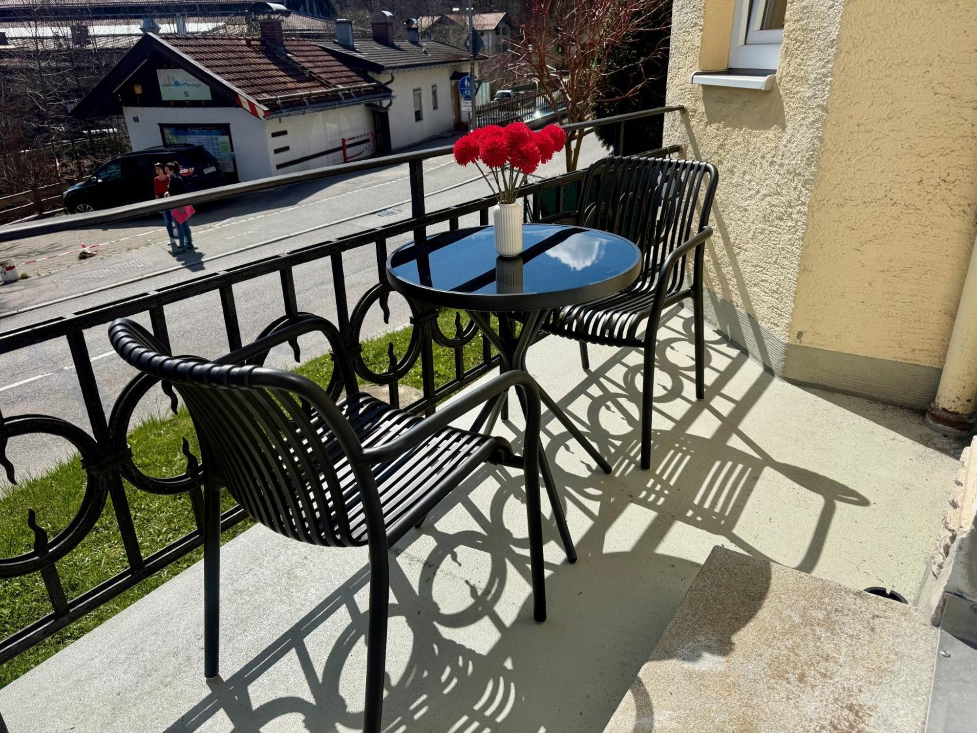 Liebelei Miesbach - Boutique-Apartment Mit Terrasse Im Zentrum Екстер'єр фото